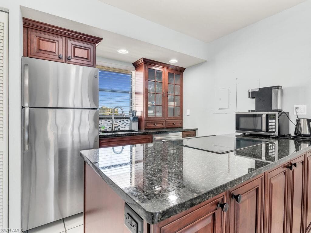 1027 Anglers CV B-402 MARCO ISLAND, FL 34145