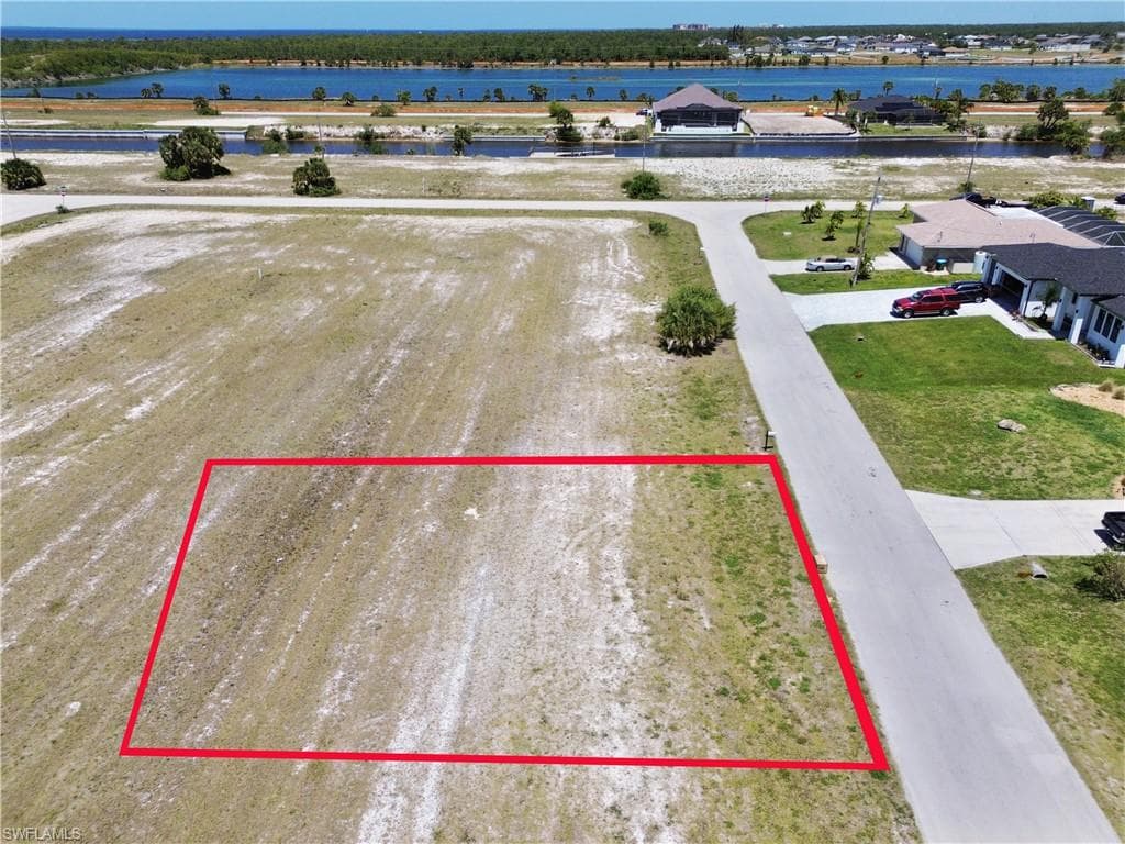 3510 NW 45th AVE CAPE CORAL, FL 33993