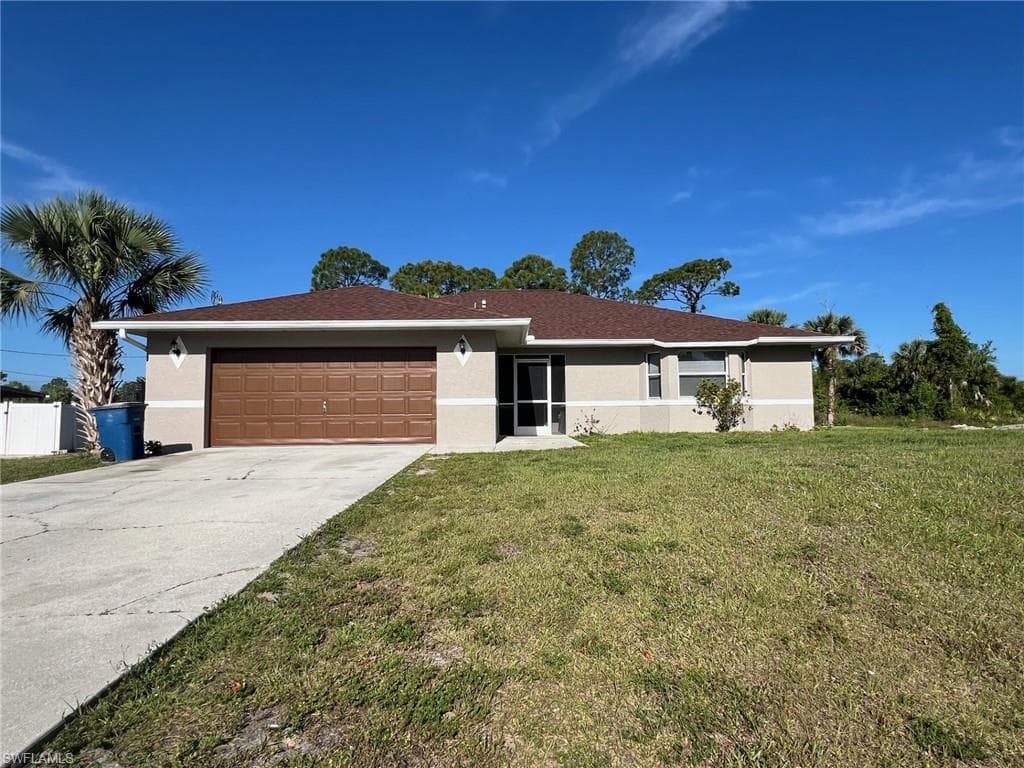 505 Calvin AVE LEHIGH ACRES, FL 33972