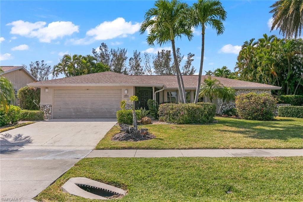560 Century DR MARCO ISLAND, FL 34145