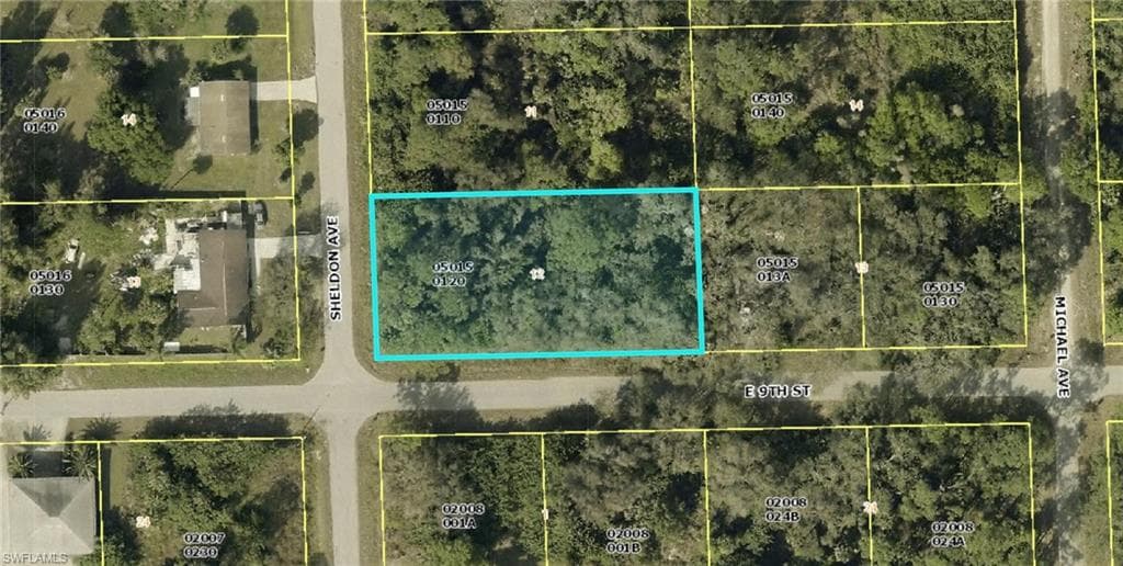 900 Sheldon AVE LEHIGH ACRES, FL 33936