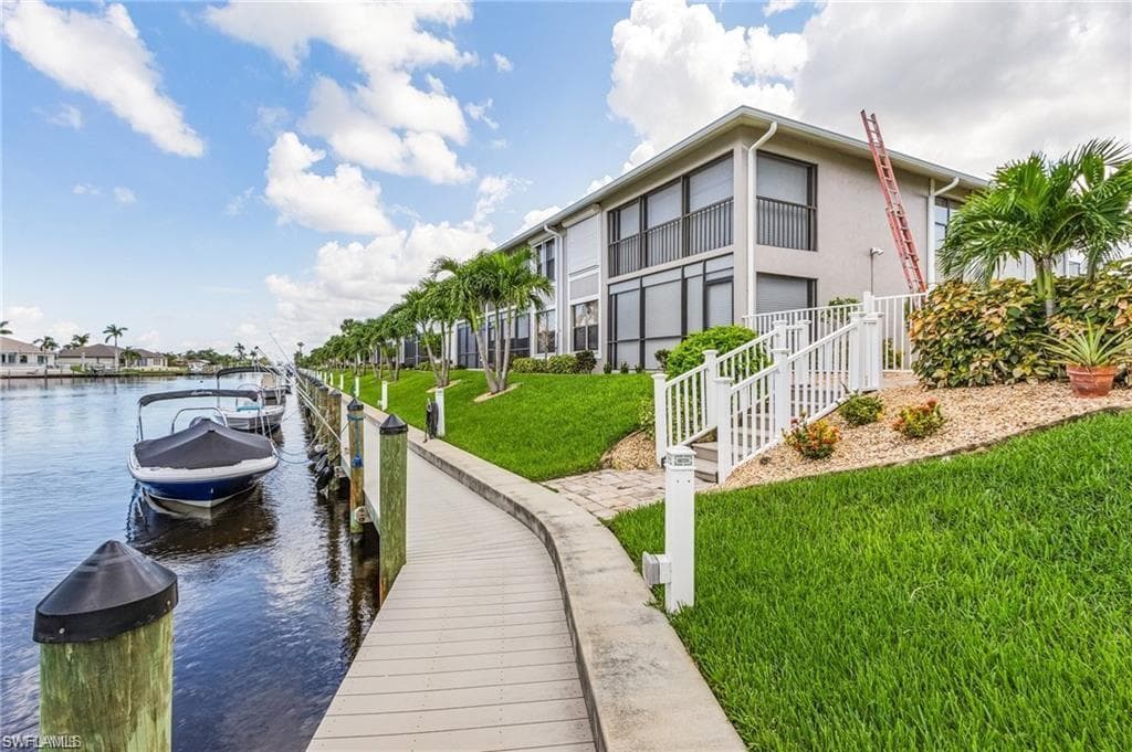 4718 SW 12th PL 105 CAPE CORAL, FL 33914