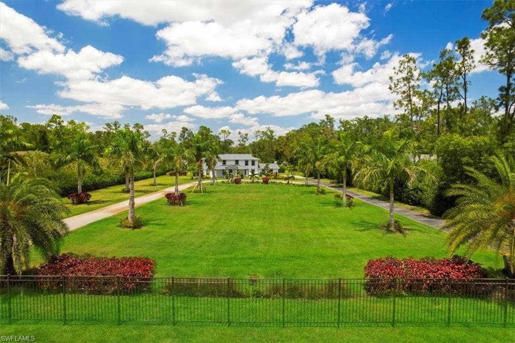 5805 Bur Oaks LN NAPLES, FL 34119