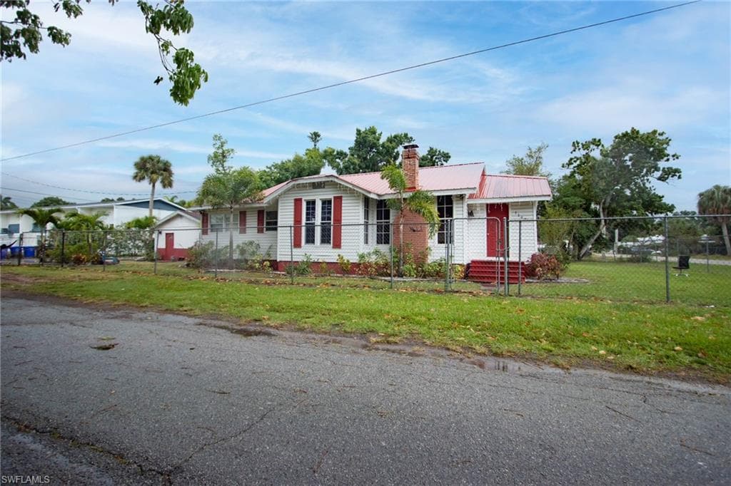 1147 Rose AVE FORT MYERS, FL 33916