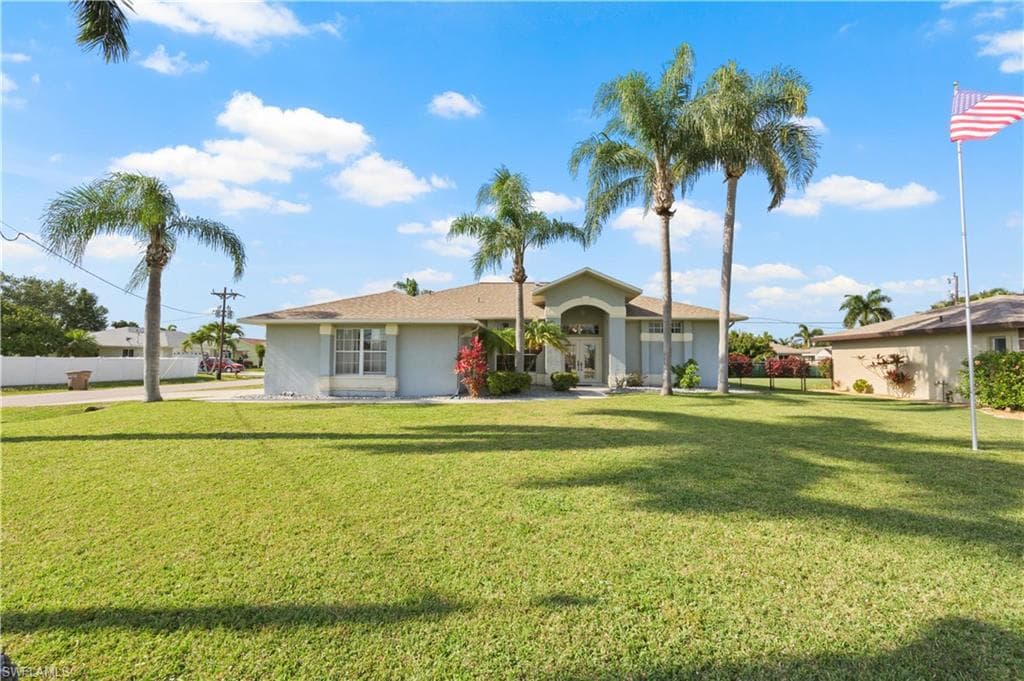 513 Wildwood PKWY CAPE CORAL, FL 33904