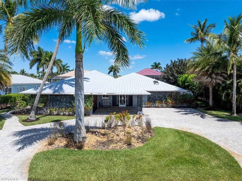 27171 Driftwood DR BONITA SPRINGS, FL 34135