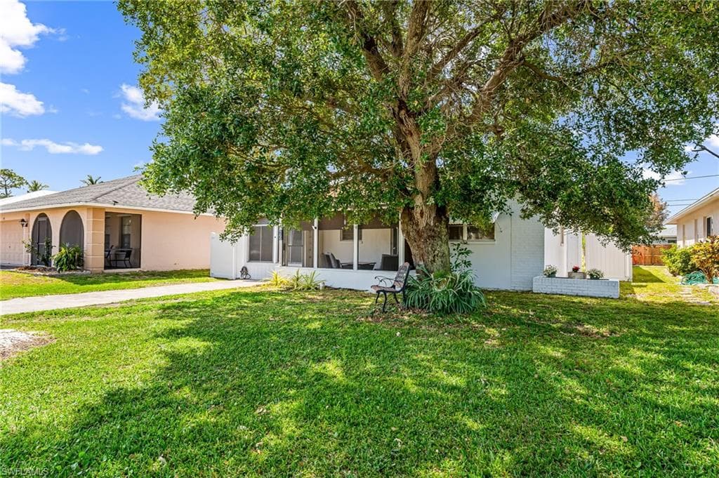 766 98th AVE N NAPLES, FL 34108