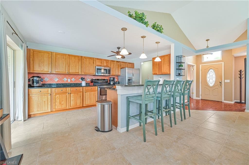 15118 Cloverdale DR FORT MYERS, FL 33919