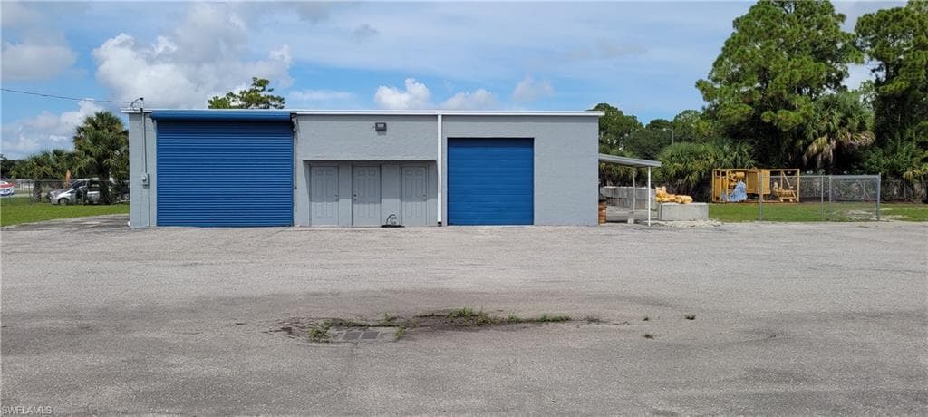 390 E Cowboy WAY LABELLE, FL 33935