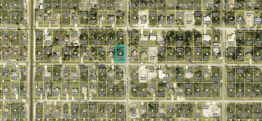 2700 44th ST W LEHIGH ACRES, FL 33971