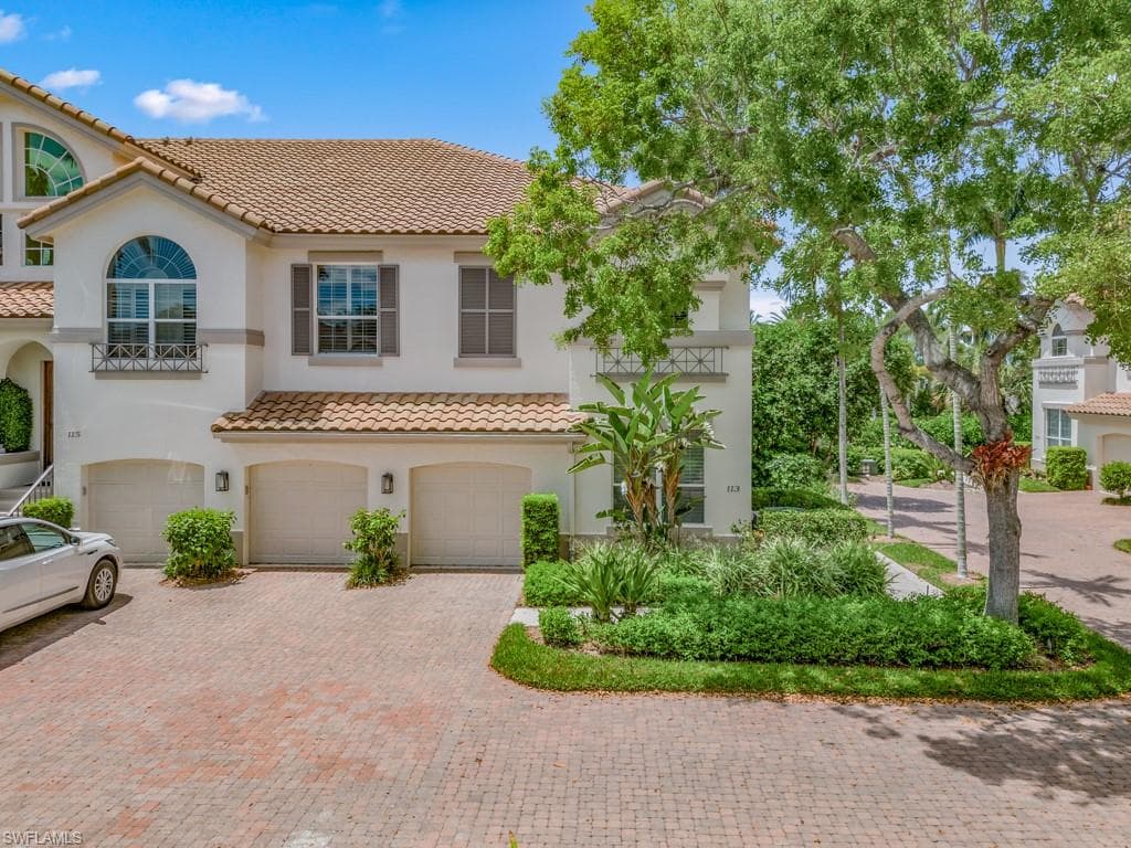 113 Colonade CIR 202 NAPLES, FL 34103
