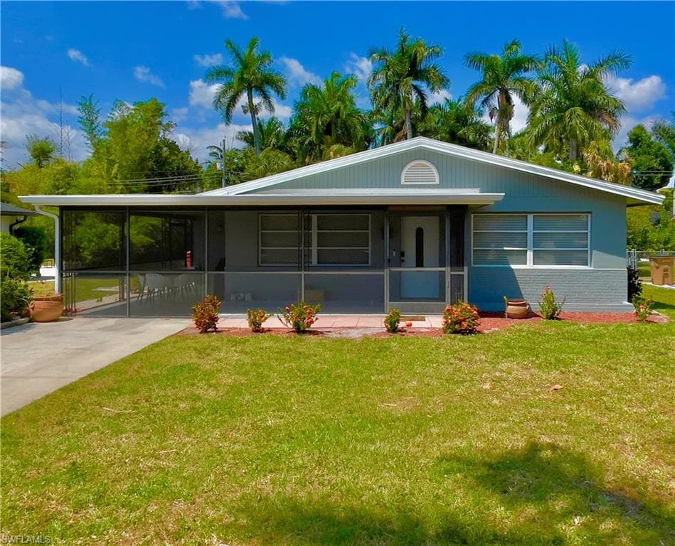 1809 Llewellyn DR FORT MYERS, FL 33901