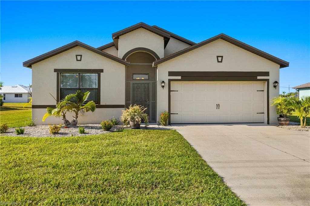 304 Trafalgar PKWY CAPE CORAL, FL 33991