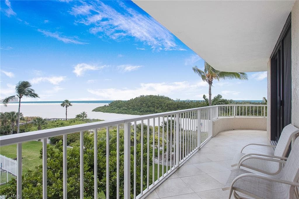380 Seaview CT 3-311 MARCO ISLAND, FL 34145