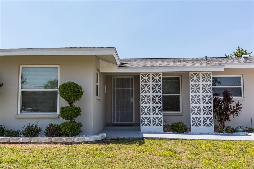 4112 SE 10th CT CAPE CORAL, FL 33904