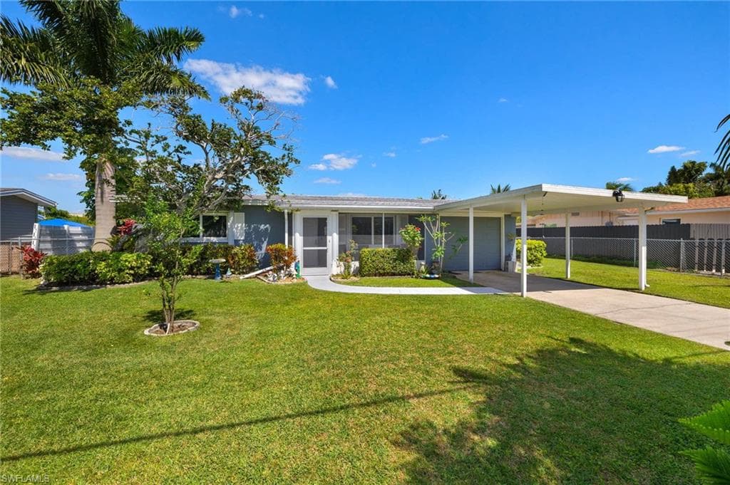 139 Schneider DR FORT MYERS, FL 33905