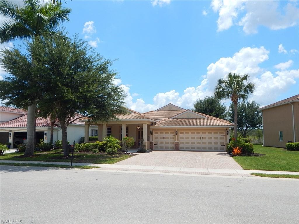 2531 Sawgrass Lake CT CAPE CORAL, FL 33909