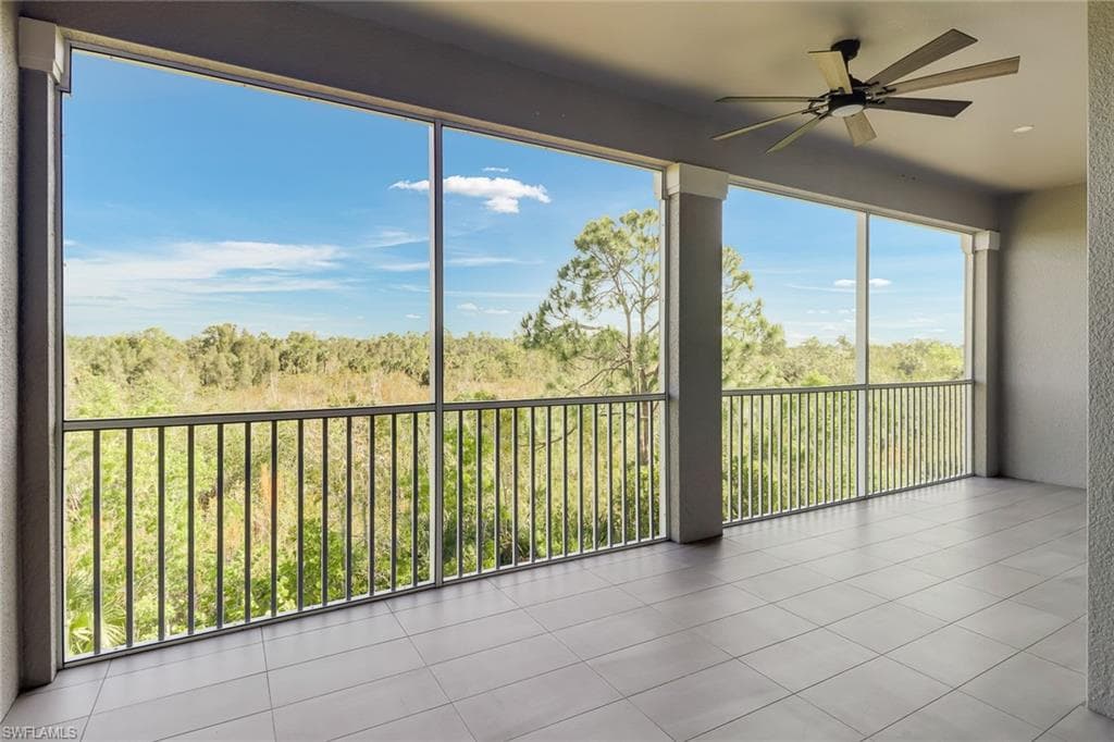 164 Indies DR E 204 NAPLES, FL 34114