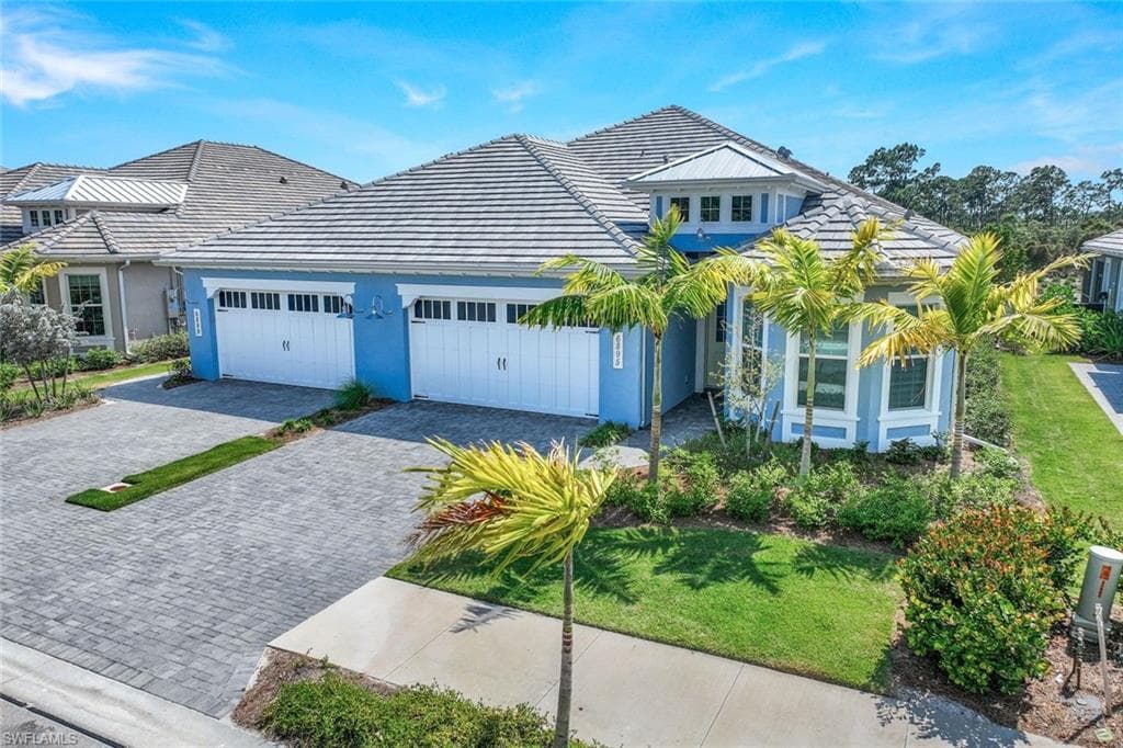 6895 Saona CT NAPLES, FL 34113