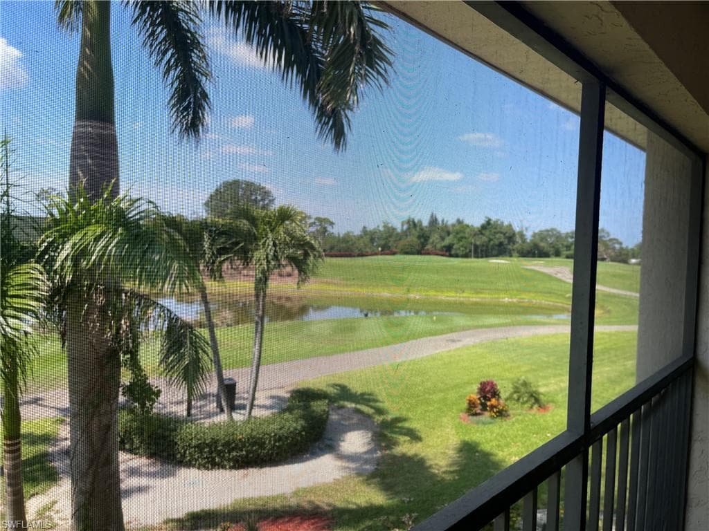 5610 Trailwinds DR 323 FORT MYERS, FL 33907