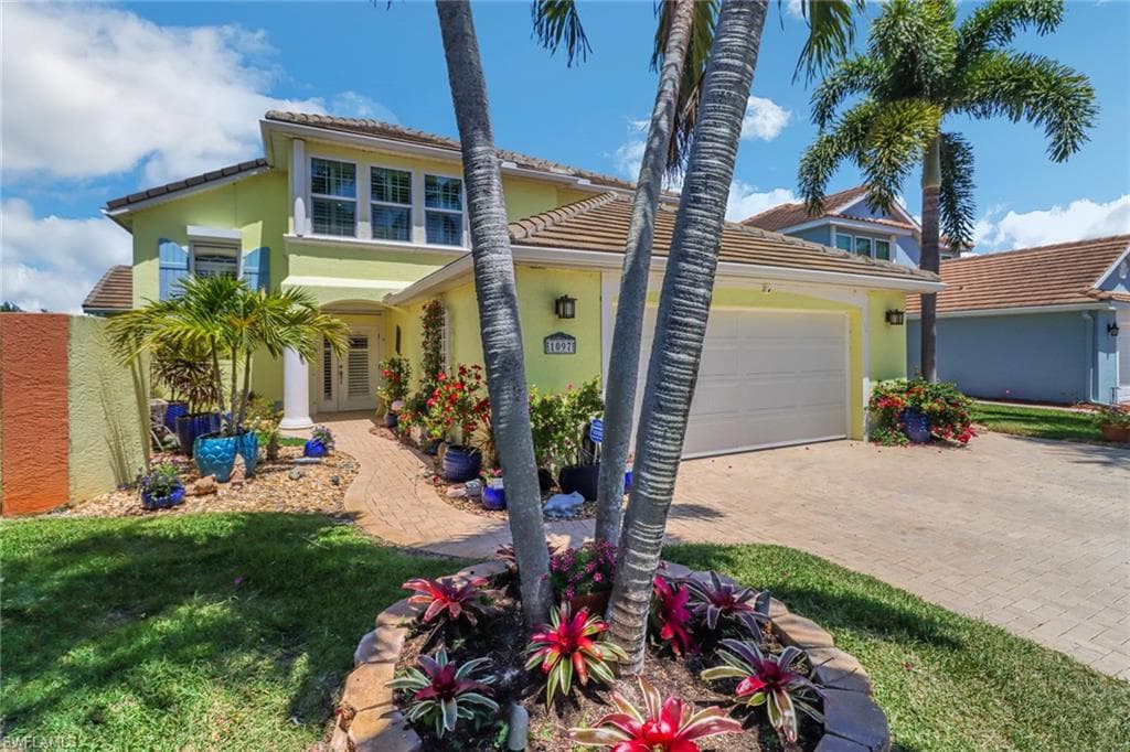 1097 Jardin DR NAPLES, FL 34104