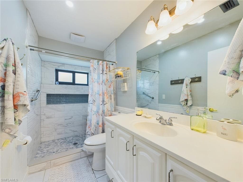 2197 Crystal DR FORT MYERS, FL 33907
