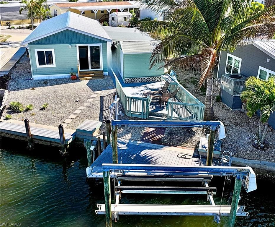 3944 Dewberry LN ST. JAMES CITY, FL 33956