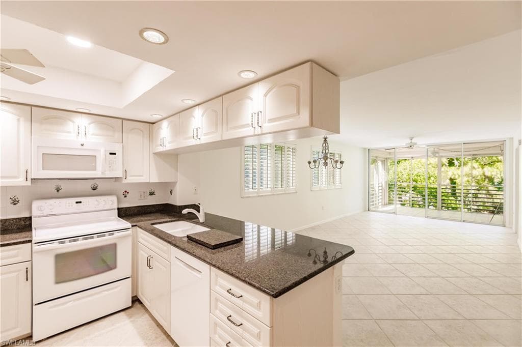 290 Naples Cove DR 2301 NAPLES, FL 34110