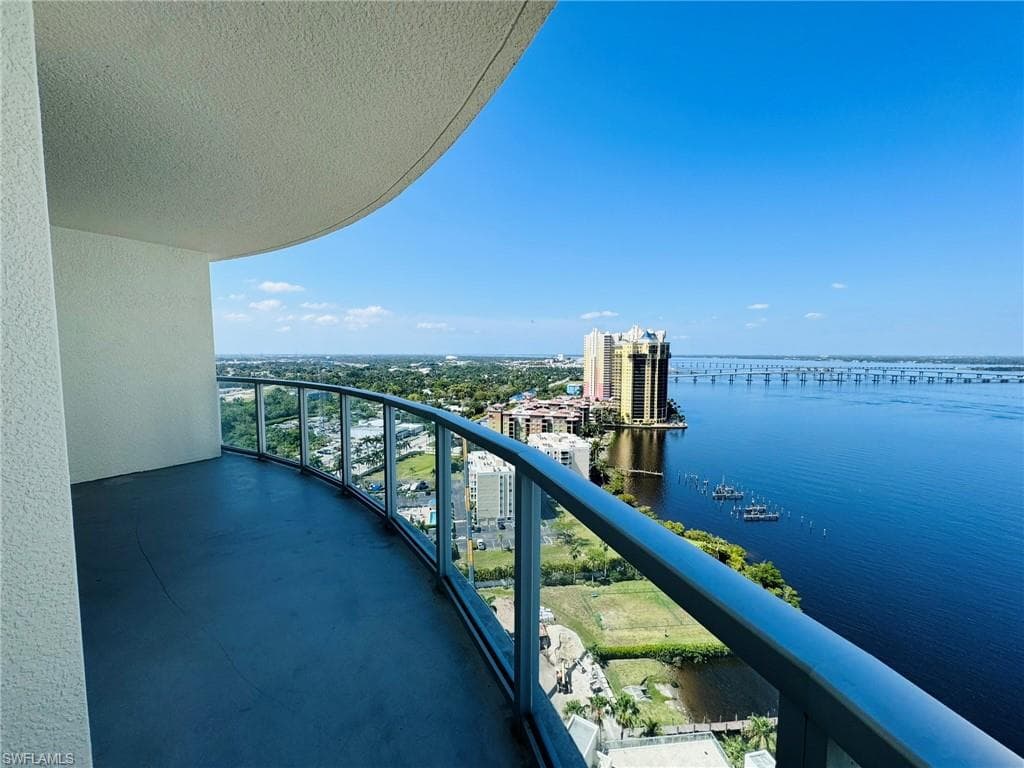 3000 Oasis Grand BLVD 2307 FORT MYERS, FL 33916