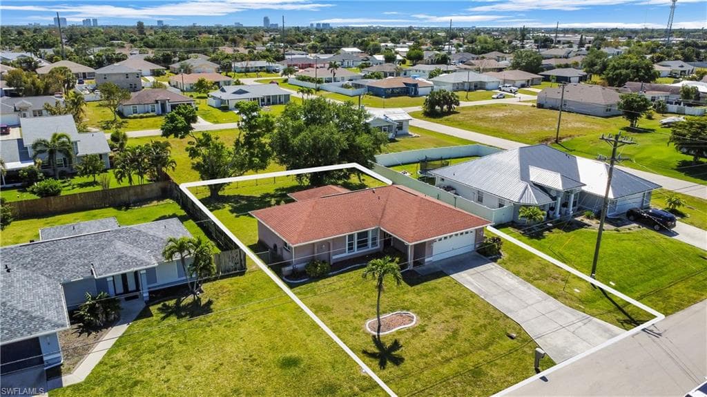 305 NE 23rd AVE CAPE CORAL, FL 33909