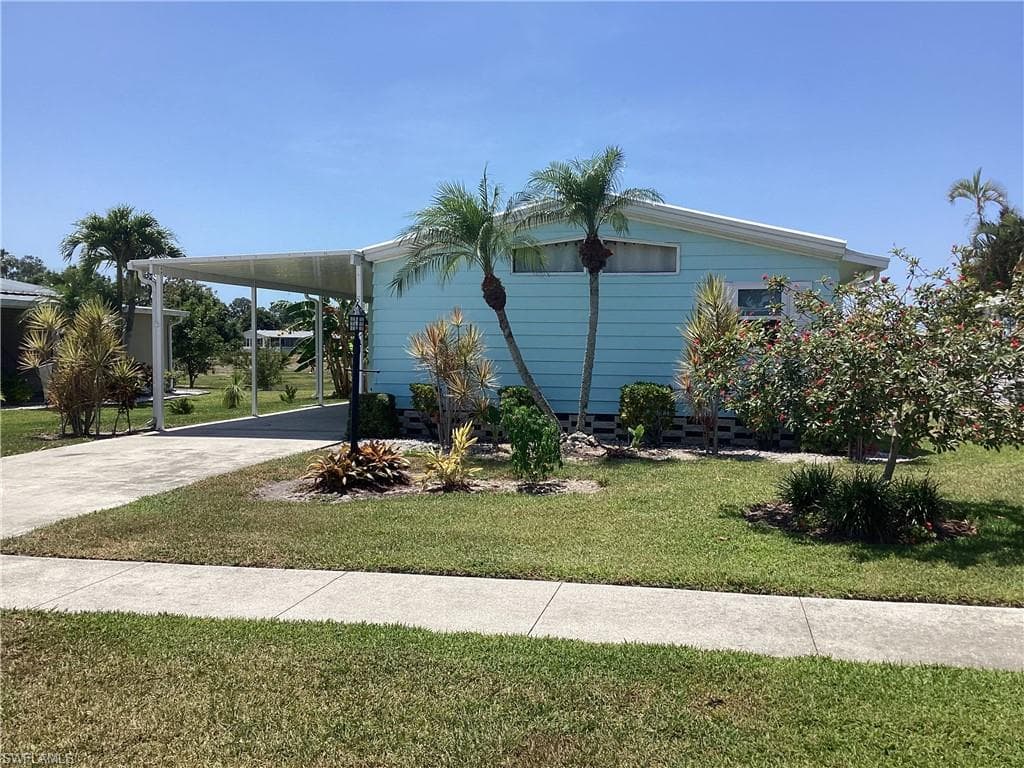 109 Calais CT NAPLES, FL 34112