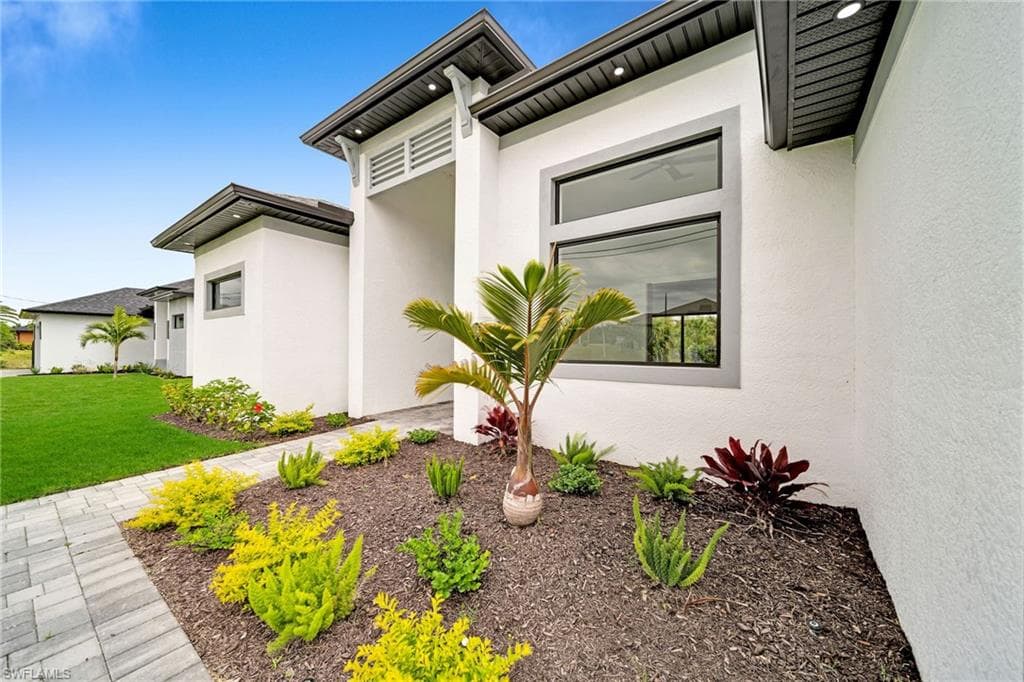 332 4th ST CAPE CORAL, FL 33909