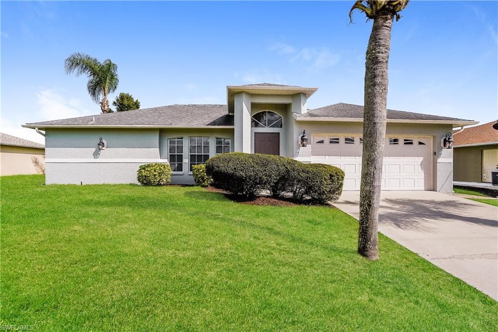 918 Champion AVE LEHIGH ACRES, FL 33971