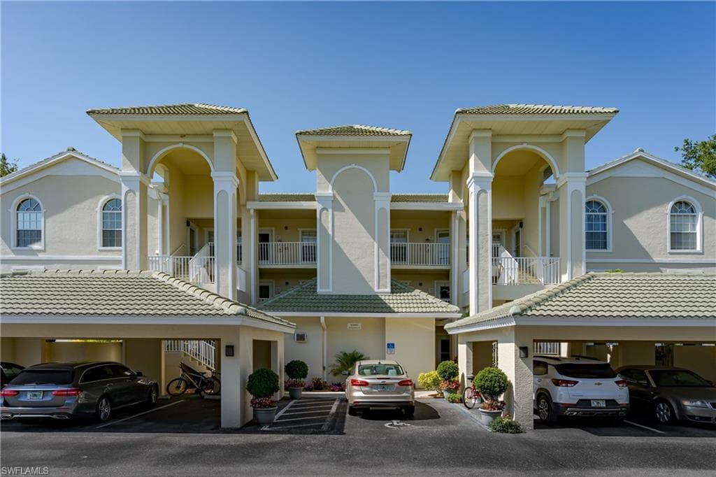 15445 Cedarwood LN 104 NAPLES, FL 34110