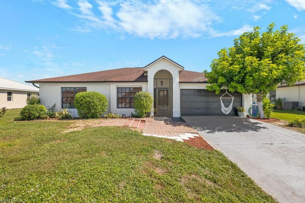 918 Acroft AVE LEHIGH ACRES, FL 33971