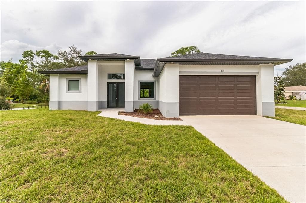 1007 5th ST LEHIGH ACRES, FL 33972