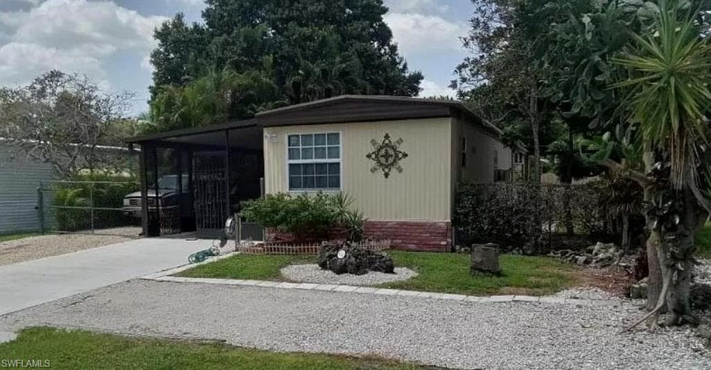 248 State ST NORTH FORT MYERS, FL 33903