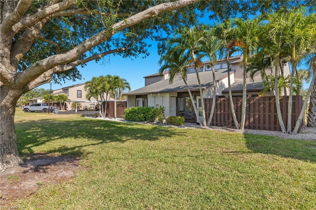 8975 Somerset BLVD FORT MYERS, FL 33919