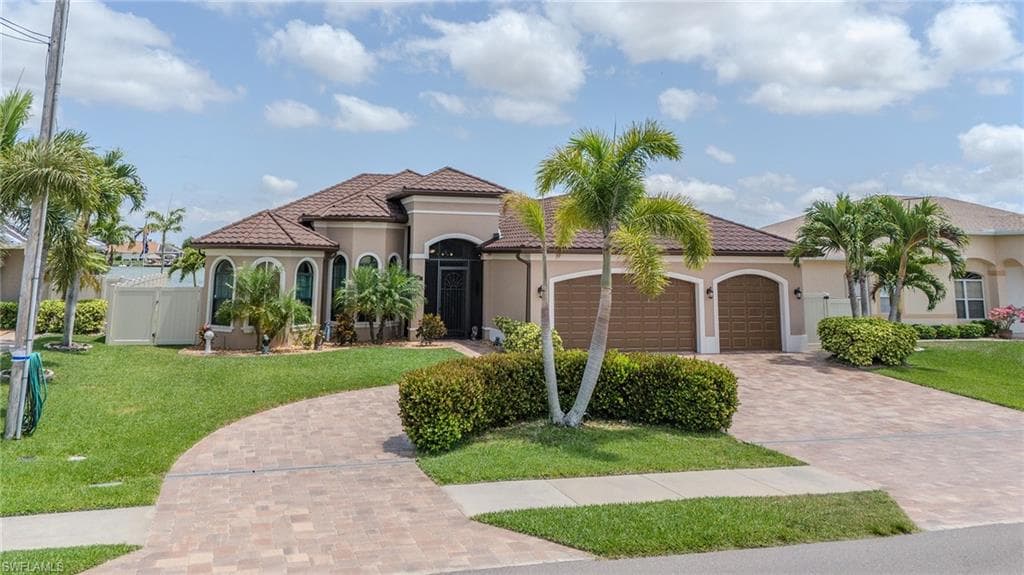 17 SE 8th PL CAPE CORAL, FL 33990