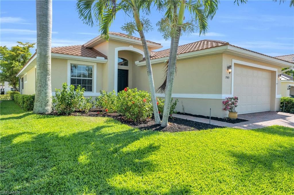 2465 Blackburn CIR CAPE CORAL, FL 33991