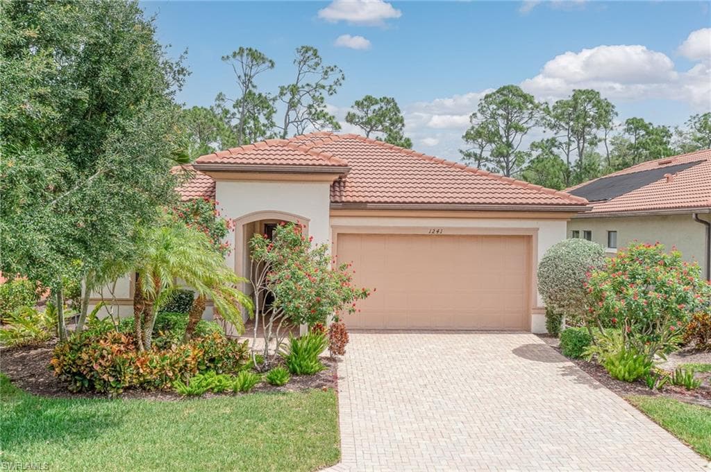 1241 Manado DR NAPLES, FL 34113