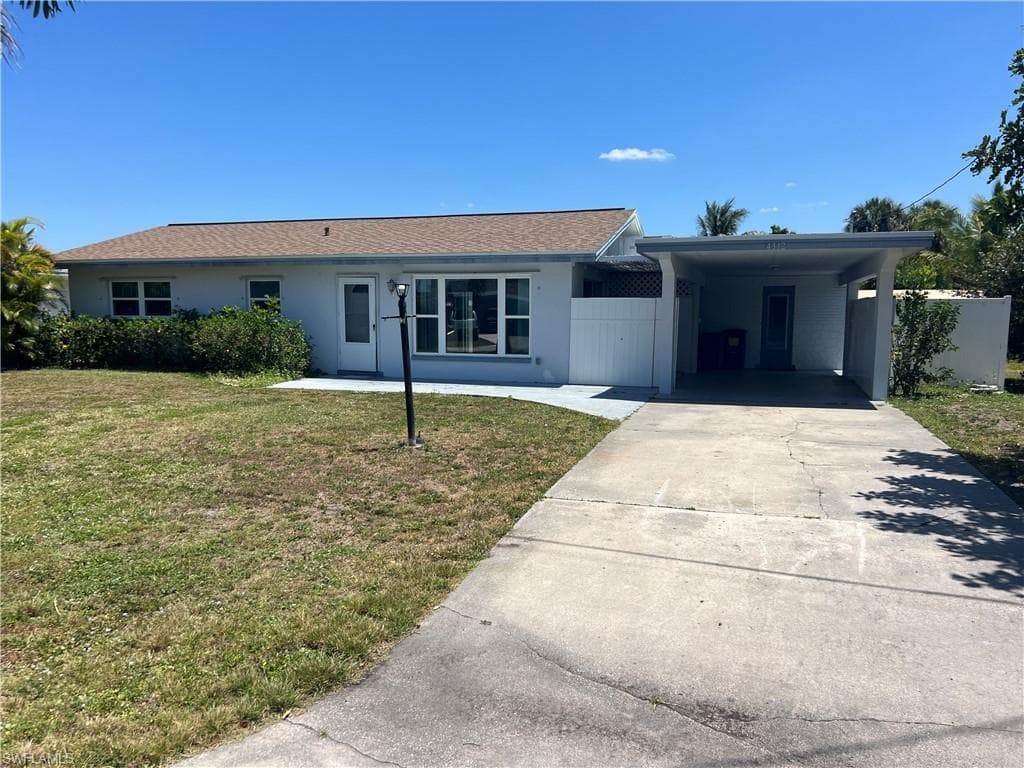 4312 S Pacific CIR NORTH FORT MYERS, FL 33903