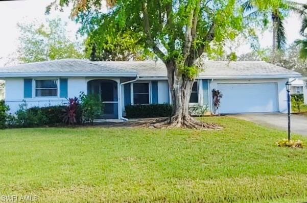 32 Hawaii BLVD 32 NAPLES, FL 34112