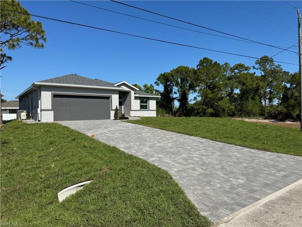 829 Albert AVE LEHIGH ACRES, FL 33971