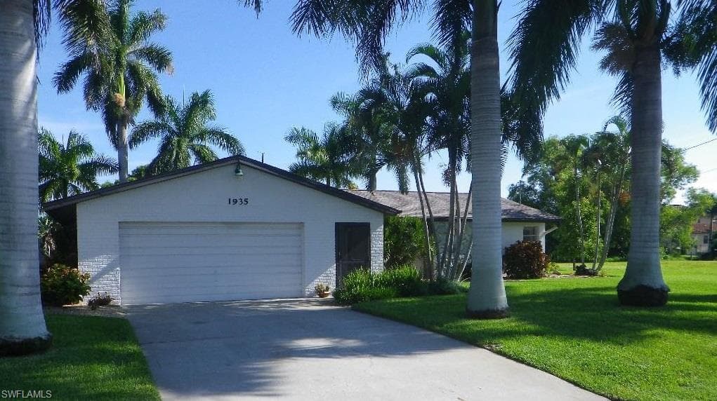 1935 SE 37th TER CAPE CORAL, FL 33904