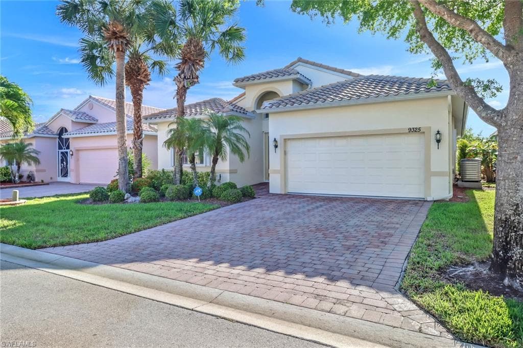 9325 Sun River WAY ESTERO, FL 33928