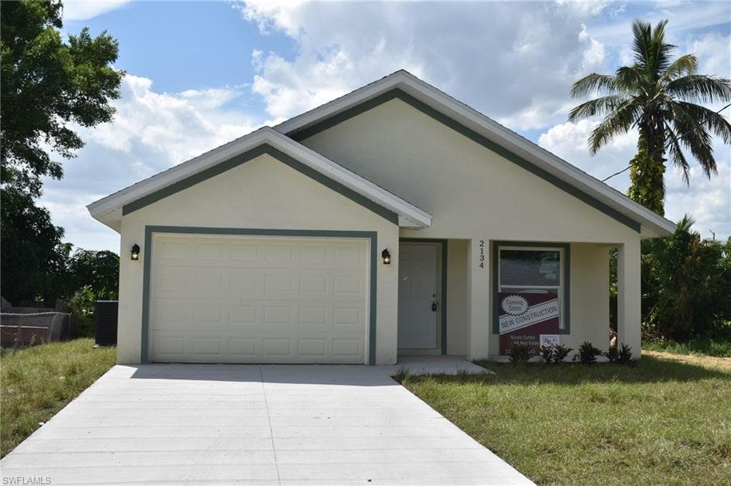 2378 Highland AVE FORT MYERS, FL 33916