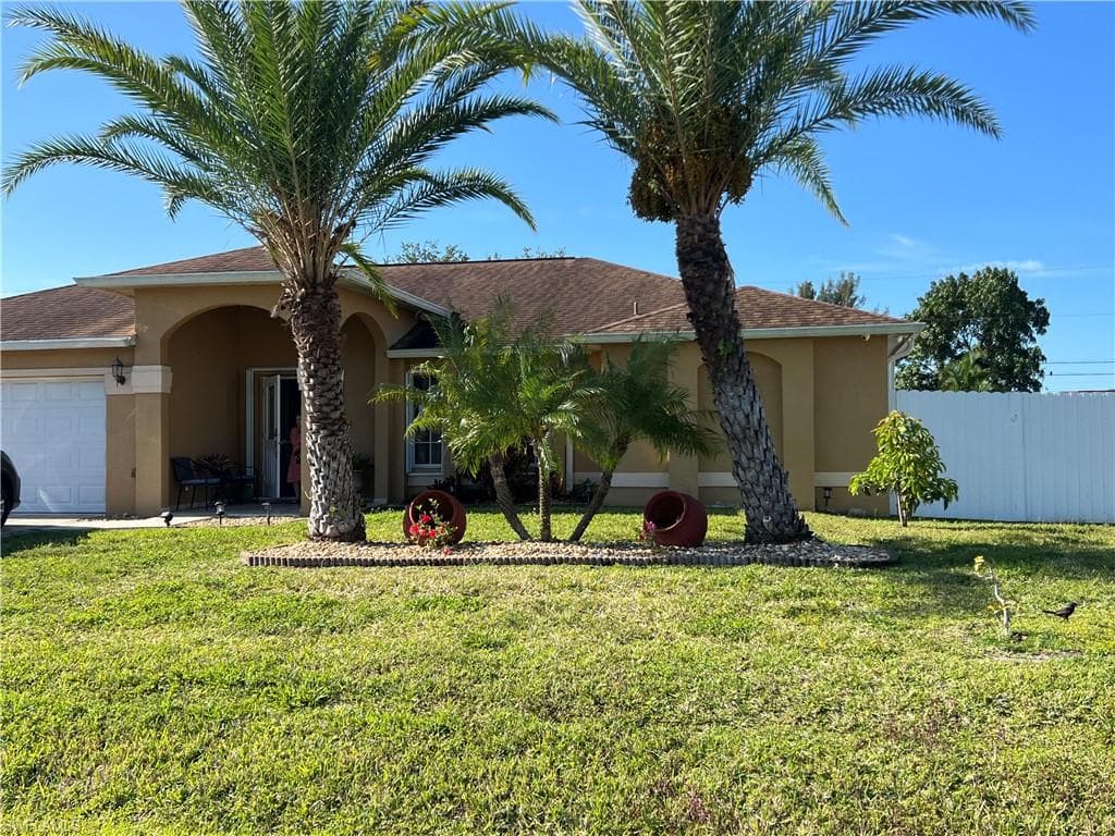 140 SE 19th LN CAPE CORAL, FL 33990