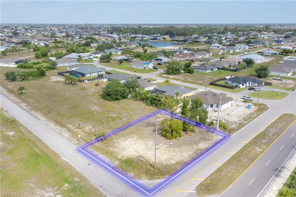 801 SW 2nd TER CAPE CORAL, FL 33991