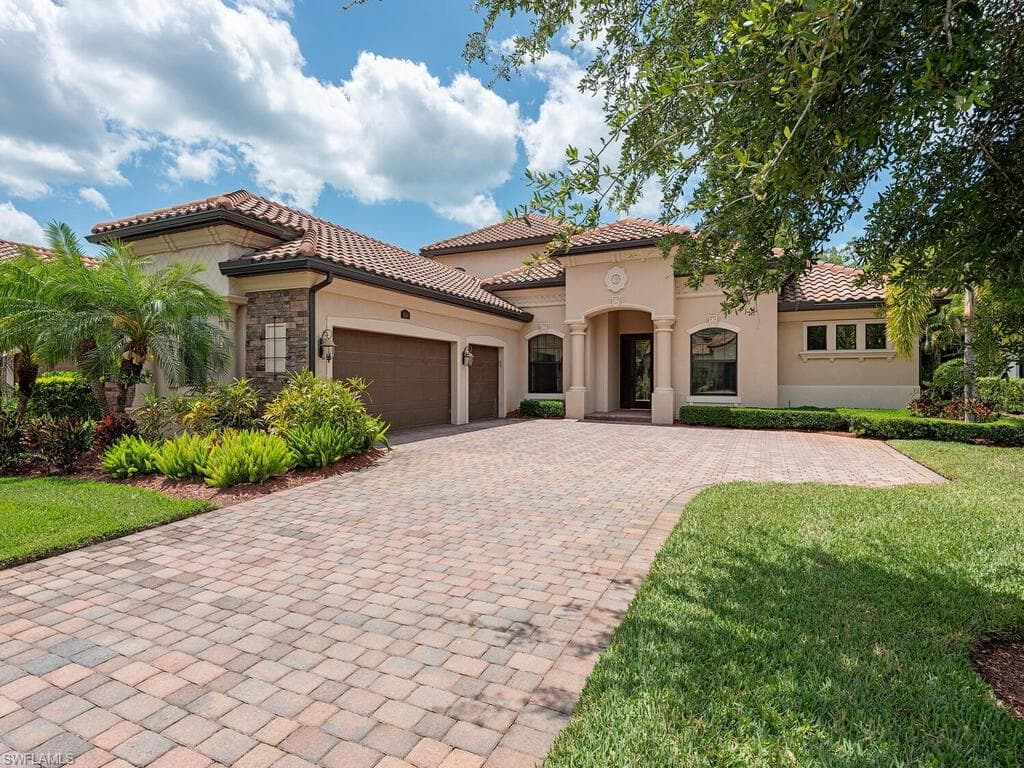 9561 Siracusa CT NAPLES, FL 34113